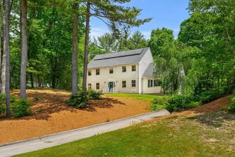 18 Equestrian Dr, North Andover, MA 01845