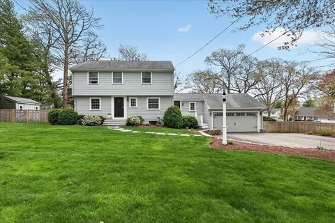 75 Brewster Rd, Cohasset, MA 02025