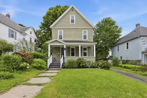 70 Sycamore St, Holyoke, MA 01040