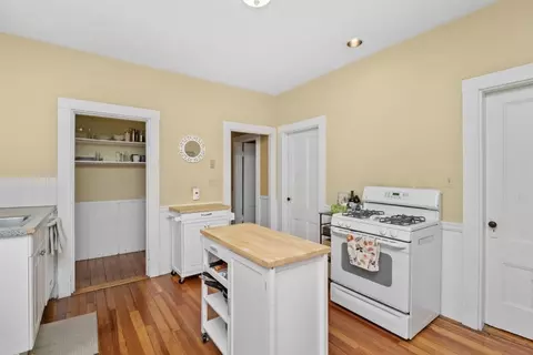 725 E 3rd St, Boston, MA 02127 photo 24