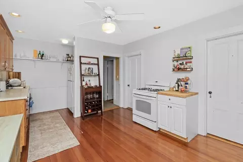 725 E 3rd St, Boston, MA 02127 photo 13