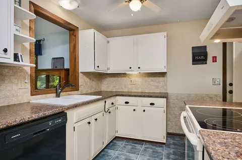 20 Cook Rd, Easthampton, MA 01027 photo 5