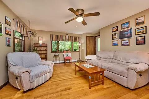 20 Cook Rd, Easthampton, MA 01027 photo 3