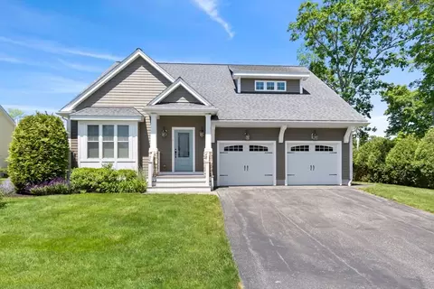 1 Back Nine Dr, Haverhill, MA 01832
