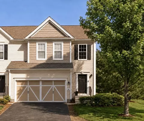 64 Kendall Ct #64, Bedford, MA 01730