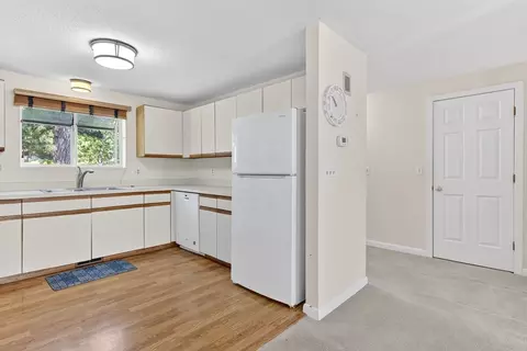 Kitchen - 90 Shellback Way #90, Mashpee, MA 02649 photo 1 of 4