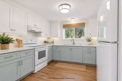 Kitchen - 90 Shellback Way #90, Mashpee, MA 02649 photo 3 of 4