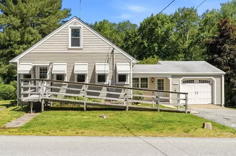 257 Union Ave, Pascoag, RI 02859