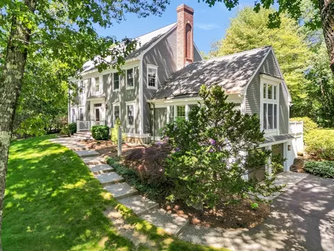 15 Parsons Rd, West Newbury, MA 01985