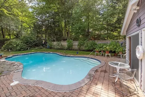Exterior - 34 Spring St, Lexington, MA 02421 photo 5 of 8