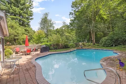 Exterior - 34 Spring St, Lexington, MA 02421 photo 2 of 8