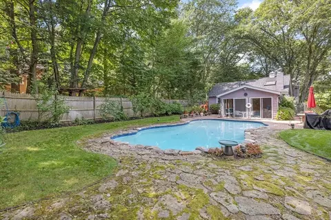 Exterior - 34 Spring St, Lexington, MA 02421 photo 3 of 8