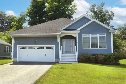 51 Front Nine Dr, Haverhill, MA 01832