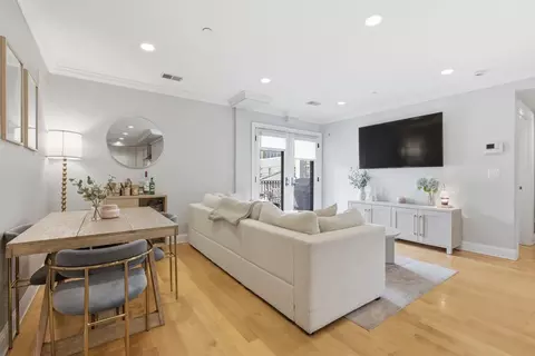881 E 2nd St #10, Boston, MA 02127 photo 2
