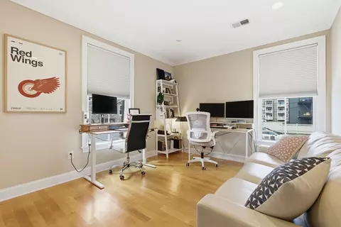 881 E 2nd St #10, Boston, MA 02127 photo 12