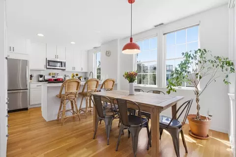 88 Bartlett St #2, Boston, MA 02129
