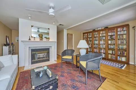 31 Angela Ln #31, Watertown, MA 02472