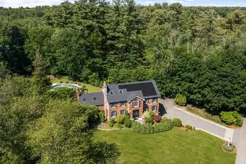 4 Battcock Rd, Billerica, MA 01821