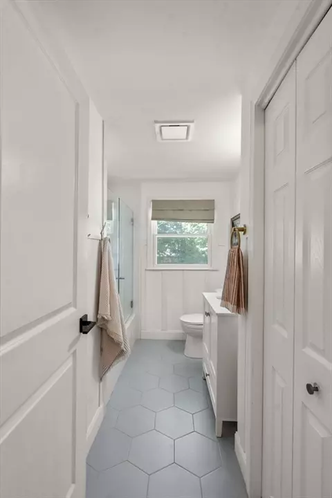 Bath - 63 Massasoit Ln, Hanover, MA 02339 photo 2 of 3