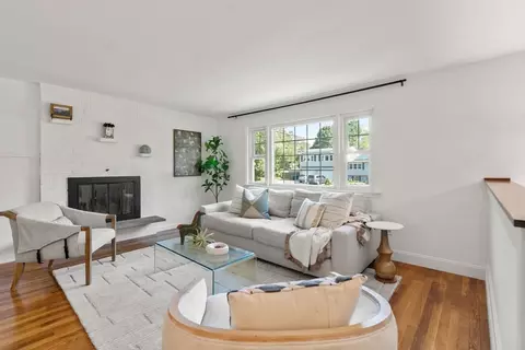 Living - 63 Massasoit Ln, Hanover, MA 02339 photo 4 of 6
