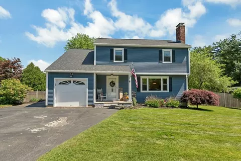 14 Juniper Ln, Nashua, NH 03063