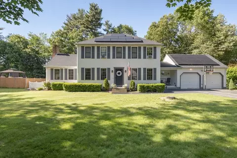 6 Spring St, Douglas, MA 01516