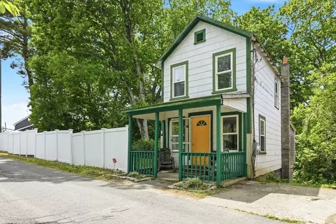 17 Montague Ave-lake Pleasant, Montague, MA 01347