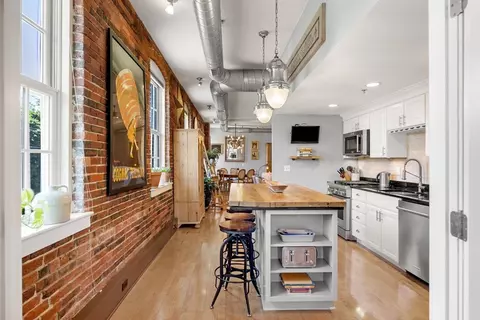 25 Cedar St #17, Amesbury, MA 01913