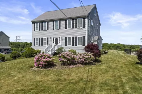 67 Franklin St, Halifax, MA 02338