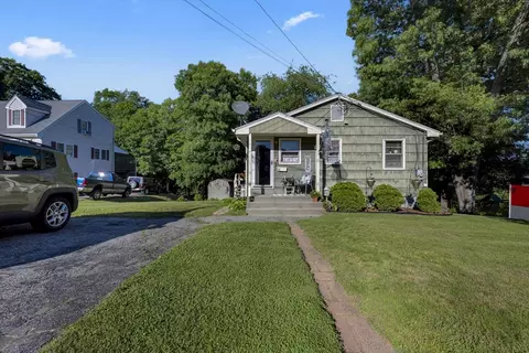 52 Crestwood, Southbridge, MA 01550