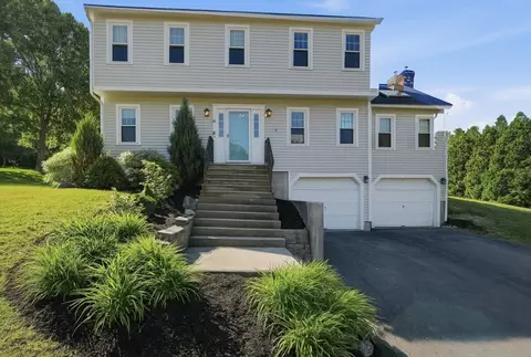 4 Tracy Ann Dr, Grafton, MA 01536