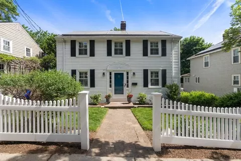 109 Whitcomb Ave, Jamaica Plain, MA 02130