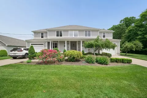 69 Merrimac St #1, Dartmouth, MA 02748