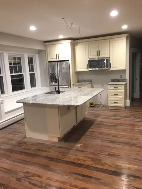 11 Granville, Worcester, MA 01606
