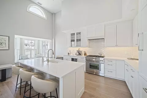 87 Elm St #323, Cohasset, MA 02025