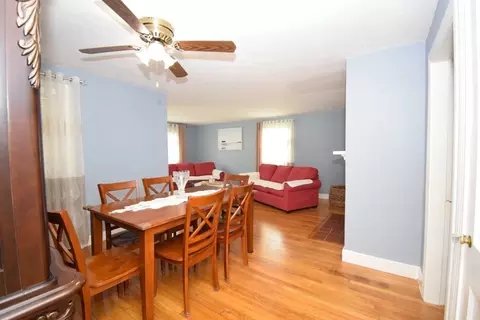 128 S Flag St, Worcester, MA 01602 photo 5