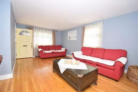 128 S Flag St, Worcester, MA 01602 photo 9
