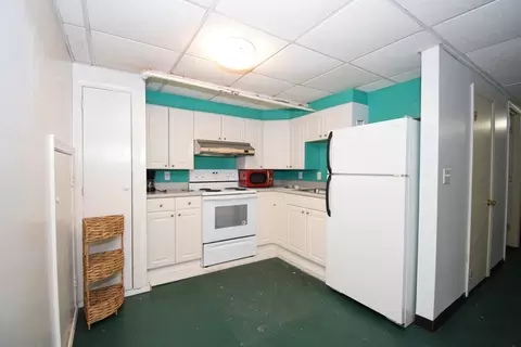 128 S Flag St, Worcester, MA 01602 photo 17