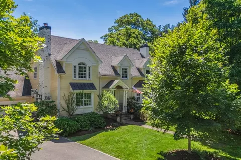 1 Kenilworth Cir, Wellesley, MA 02482