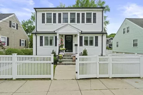 73 Hawthorne St, Boston, MA 02131