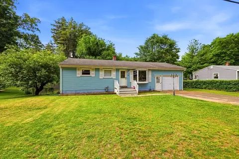 346 Newhouse St, Springfield, MA 01118