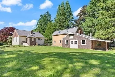 Exterior - 84 Walnut St, Walpole, MA 02081 photo 5 of 6