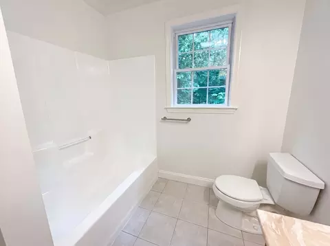 Bath - 14 Smith Rd, Sutton, MA 01590 photo 3 of 4