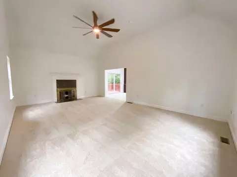 Living - 14 Smith Rd, Sutton, MA 01590 photo 2 of 5