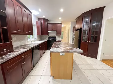 Kitchen - 14 Smith Rd, Sutton, MA 01590 photo 2 of 3