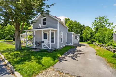 48 Farmfield St, Fairhaven, MA 02719