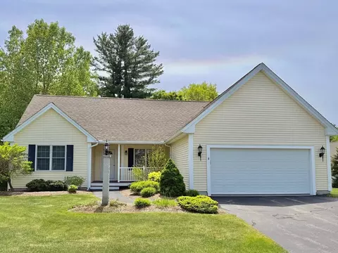 8 Beeston Ln #8, Methuen, MA 01844