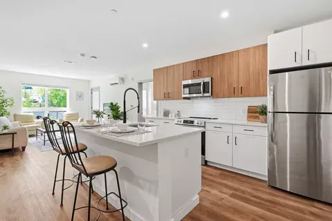 203 Lowell St #103, Wilmington, MA 01887