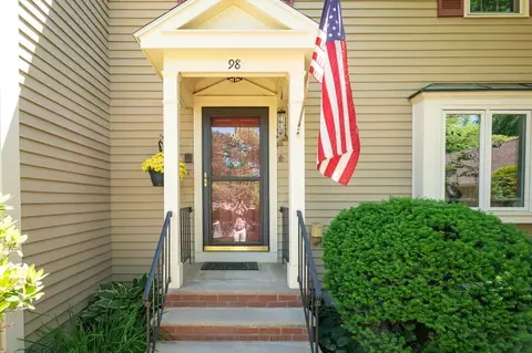 98 Village Post Rd #98, Danvers, MA 01923