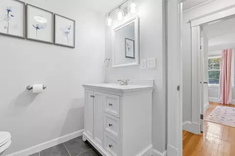Bath - 443 Summer Ave, Reading, MA 01867 photo 4 of 4